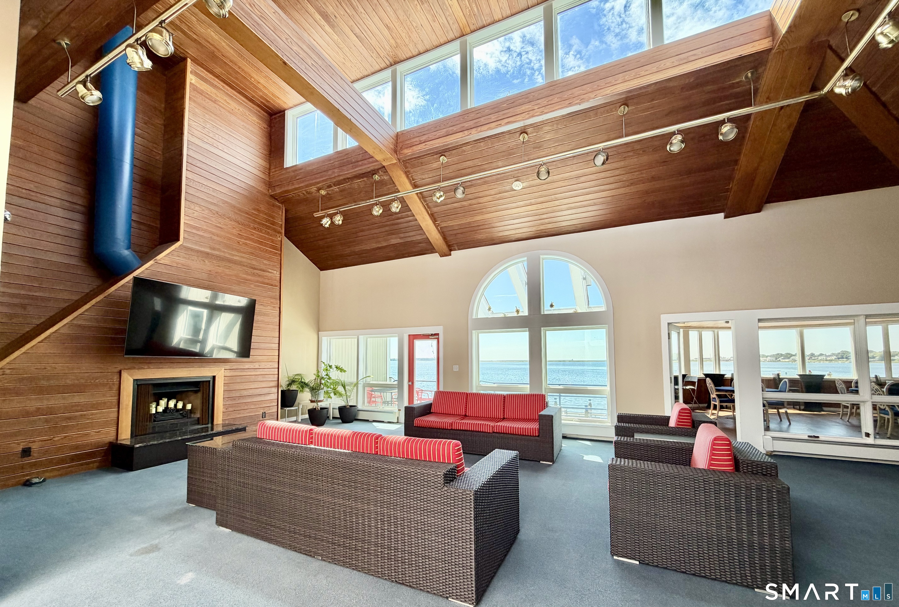 18 Harbour Close New Haven CT 06519
