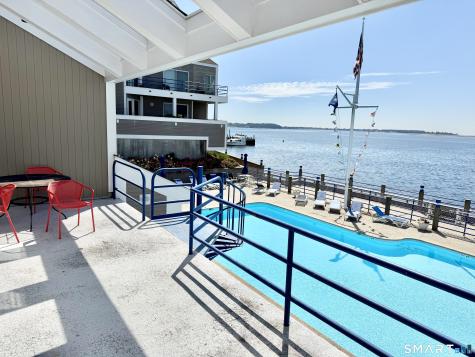 18 Harbour Close New Haven CT 06519
