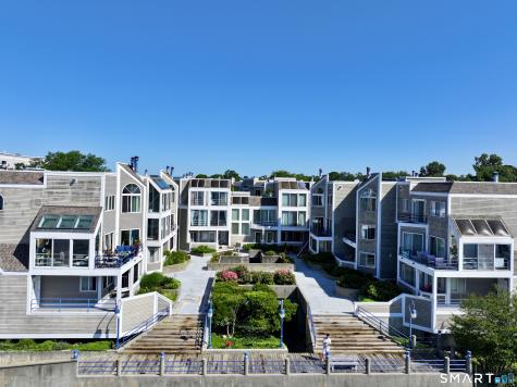 18 Harbour Close New Haven CT 06519