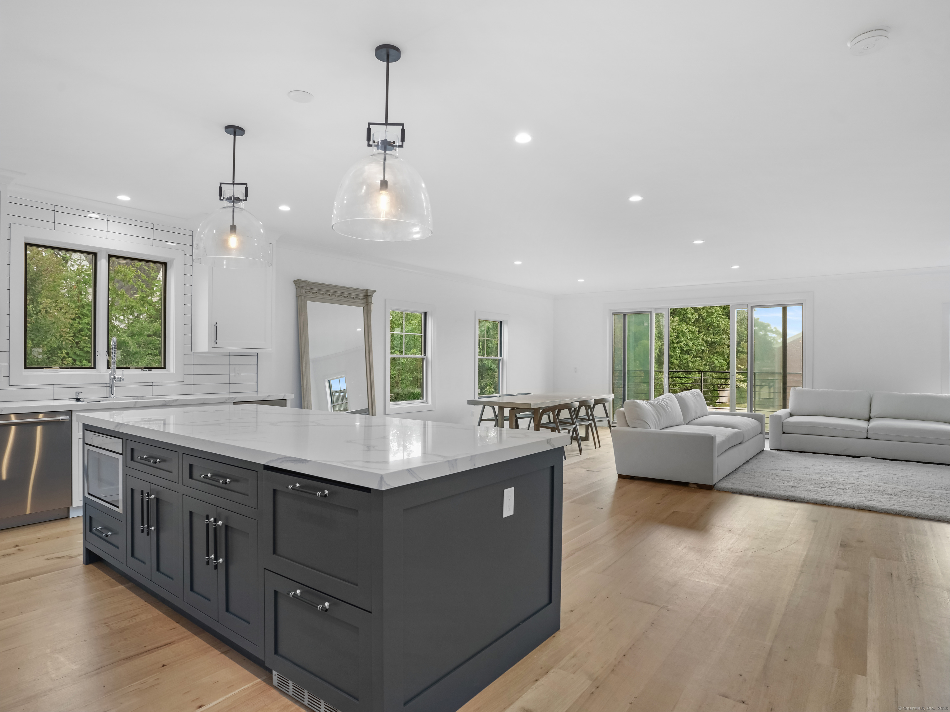 345 Reef Road Fairfield CT 06824
