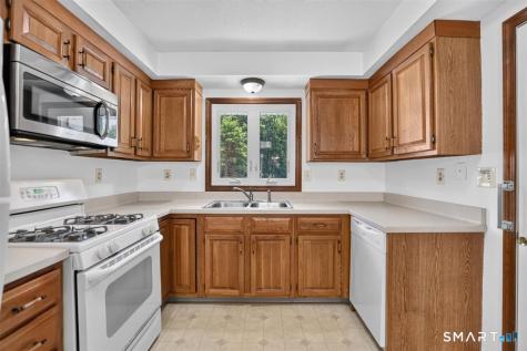 10 Daniel Drive East Windsor CT 06088