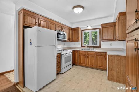 10 Daniel Drive East Windsor CT 06088
