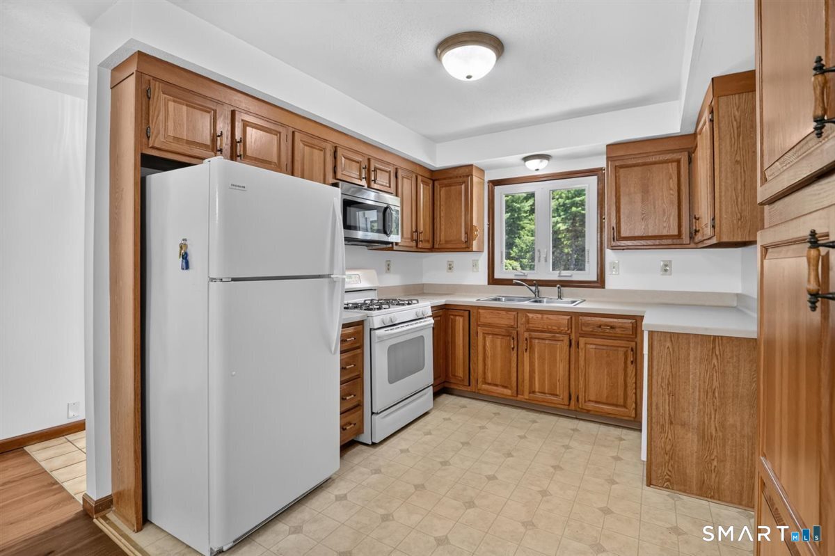 10 Daniel Drive East Windsor CT 06088