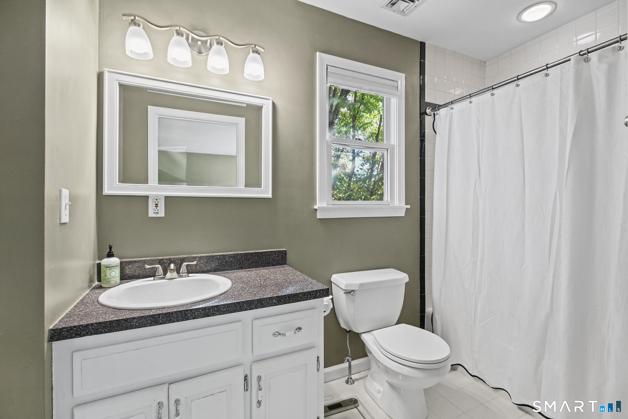 7 Dean Street Danbury CT 06810
