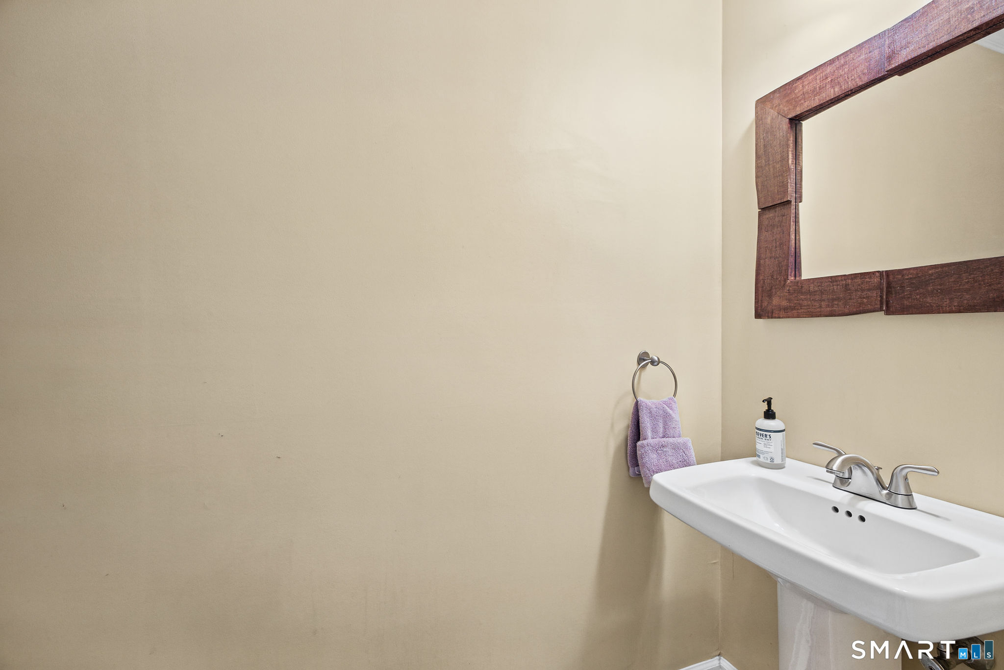 7 Dean Street Danbury CT 06810