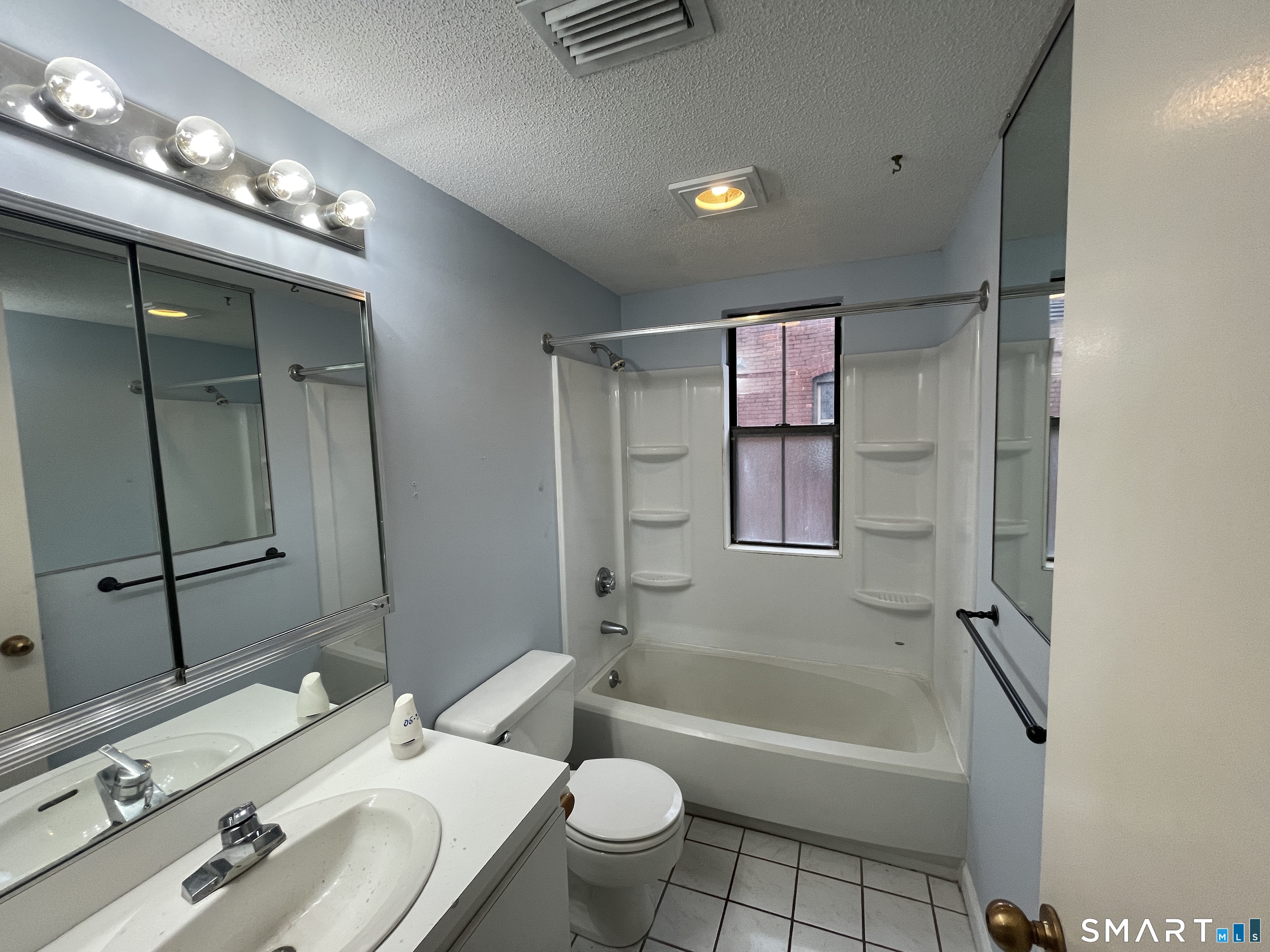 34 Essex Street Hartford CT 06114