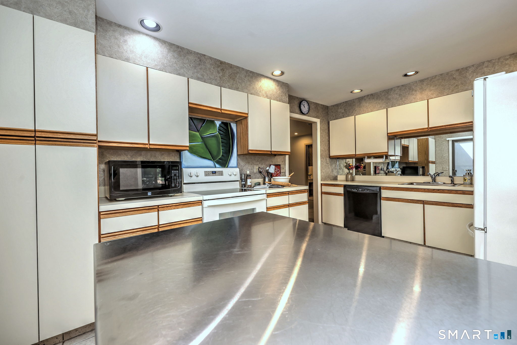 690 Forest Road West Haven CT 06516