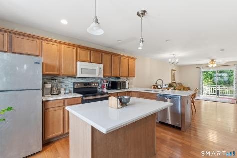 35 Harbor View Lane Norwich CT 06360
