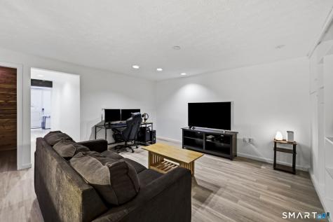 808 Timber Lane Canton CT 06019