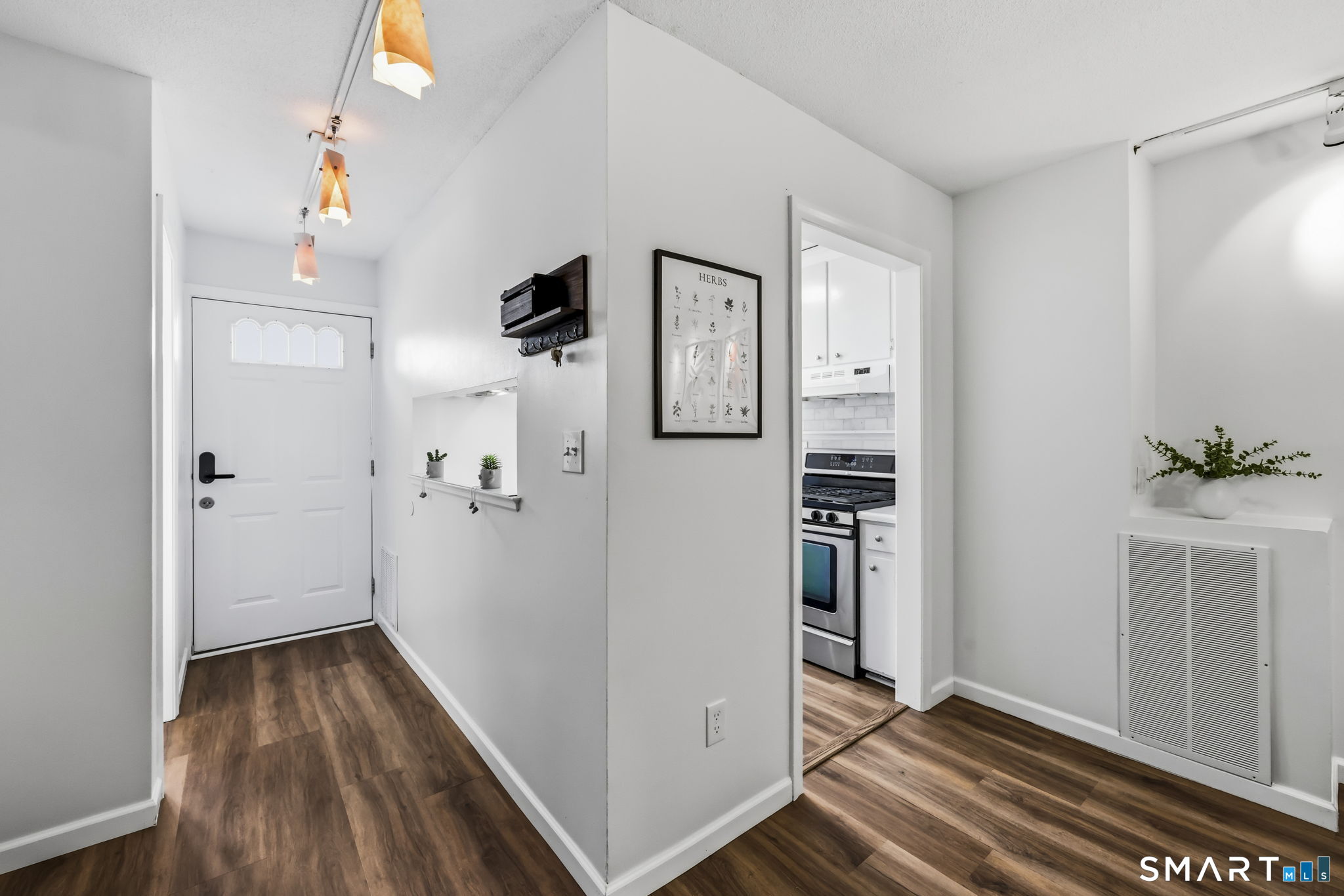 808 Timber Lane Canton CT 06019