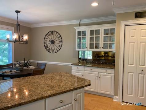 20 Madison Lane Avon CT 06001