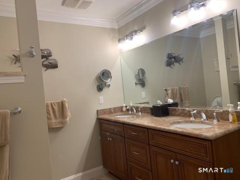 20 Madison Lane Avon CT 06001