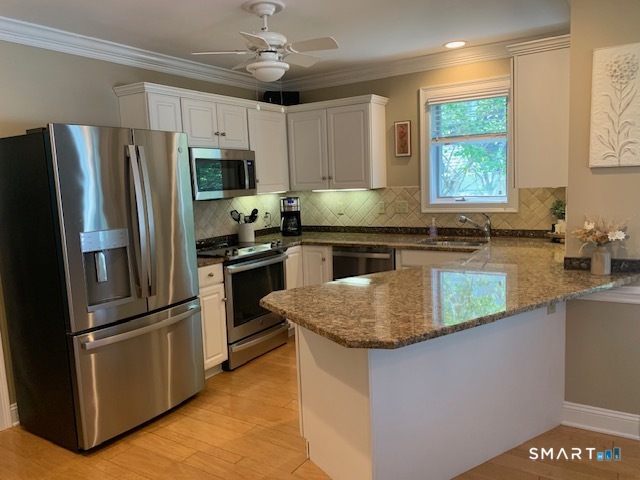 20 Madison Lane Avon CT 06001