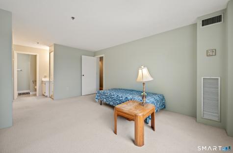 111 Dekoven Drive Middletown CT 06457
