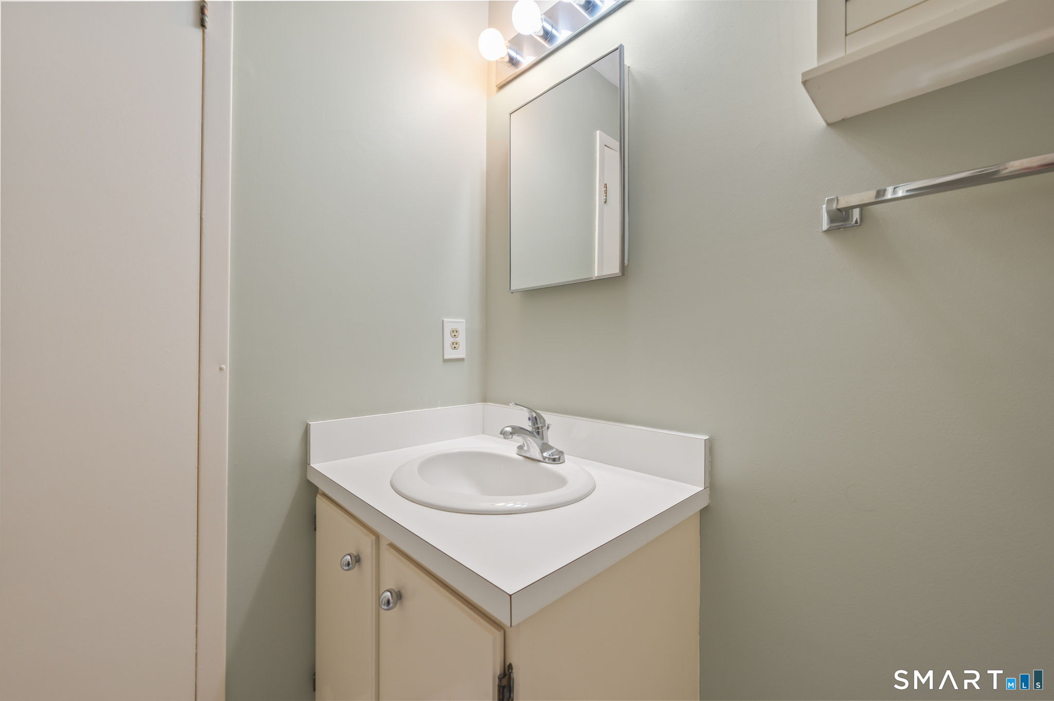 111 Dekoven Drive Middletown CT 06457
