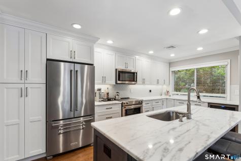 1008 Heritage Village Southbury CT 06488