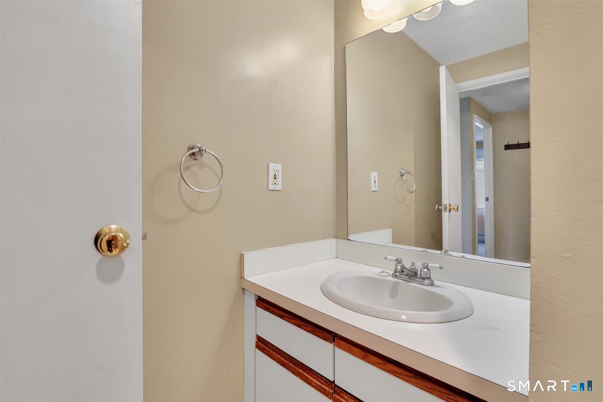 27 Burgundy Hill Lane Middletown CT 06457