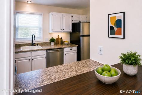 75 Commodore Commons Derby CT 06418