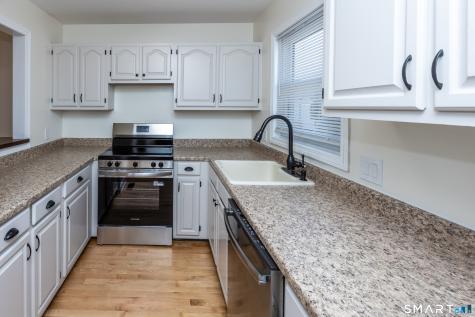 75 Commodore Commons Derby CT 06418