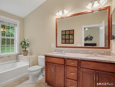 64 Warrington Round Danbury CT 06810