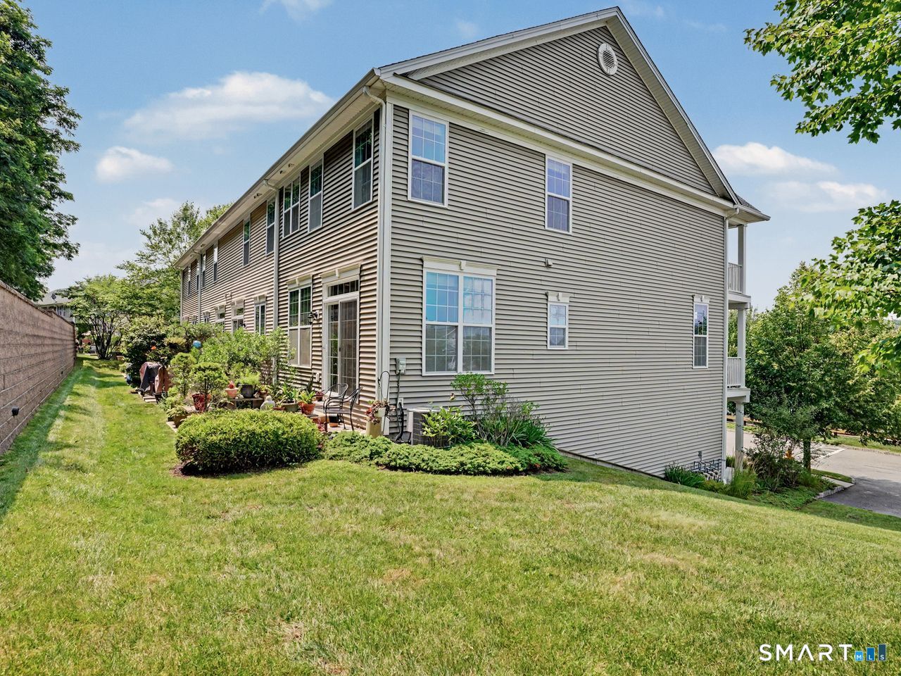 64 Warrington Round Danbury CT 06810