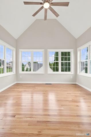 8 South Pond Road Bloomfield CT 06002