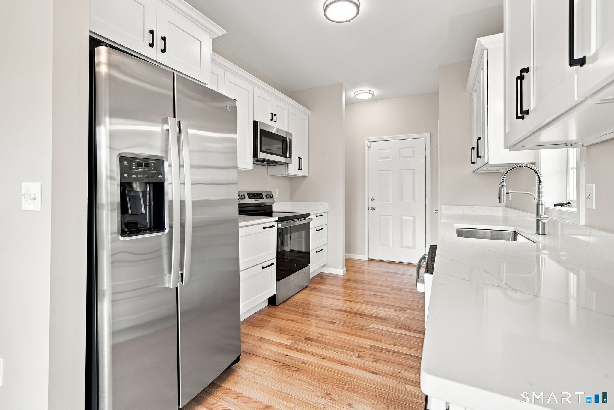8 South Pond Road Bloomfield CT 06002