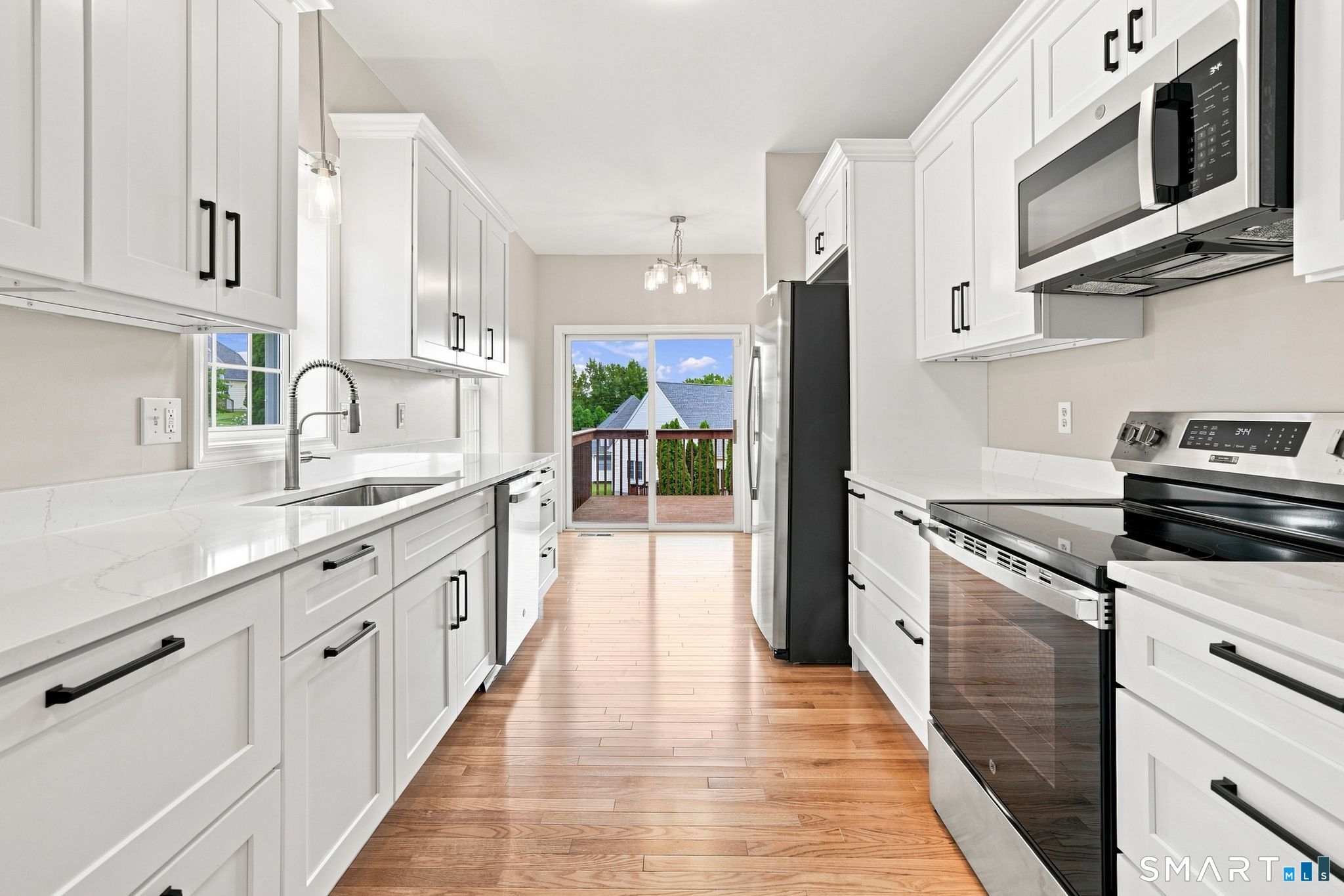 8 South Pond Road Bloomfield CT 06002