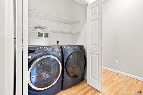 8 South Pond Road Bloomfield CT 06002
