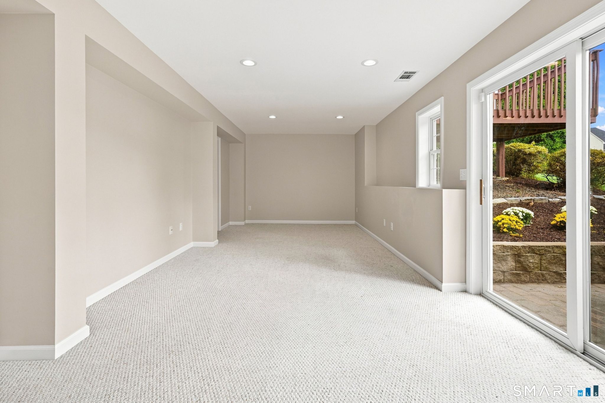 8 South Pond Road Bloomfield CT 06002