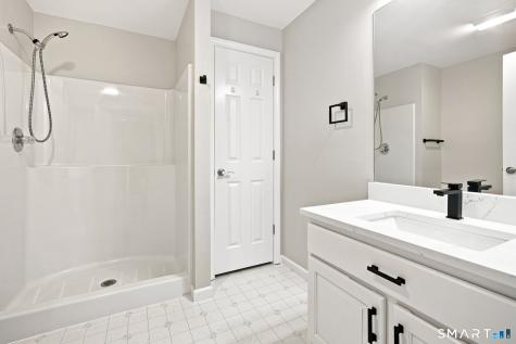 8 South Pond Road Bloomfield CT 06002
