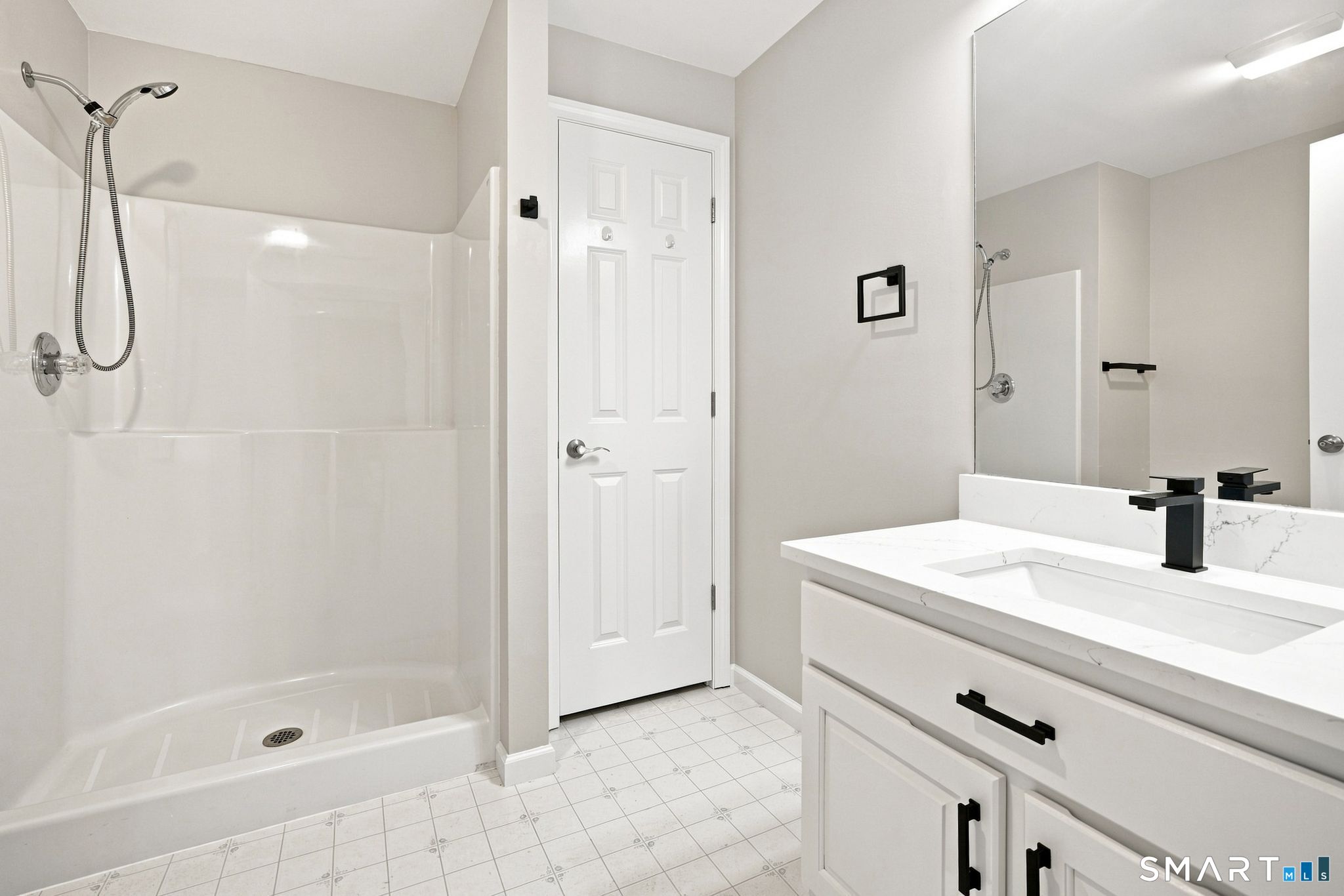 8 South Pond Road Bloomfield CT 06002