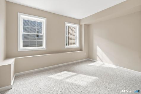8 South Pond Road Bloomfield CT 06002