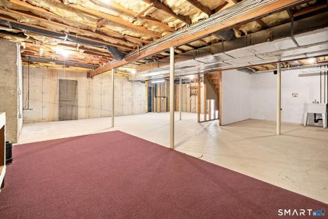 8 South Pond Road Bloomfield CT 06002
