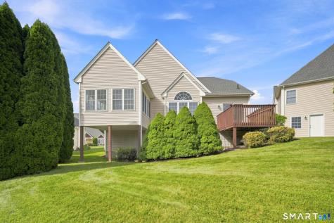8 South Pond Road Bloomfield CT 06002