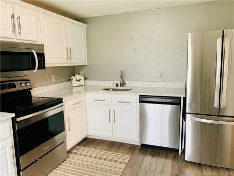 31 Heather Ridge Shelton CT 06484