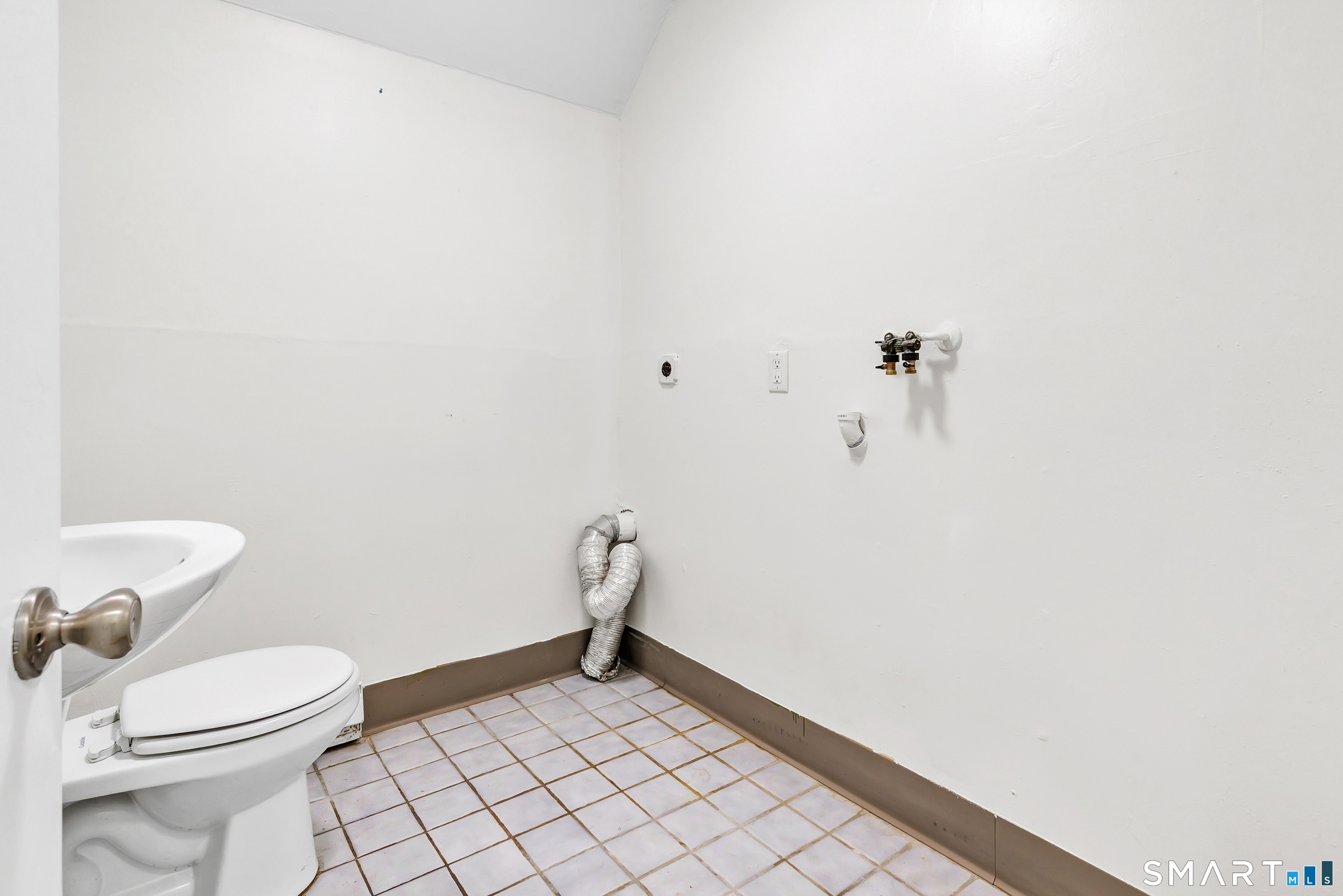 215 Jaffrey Street West Haven CT 06516