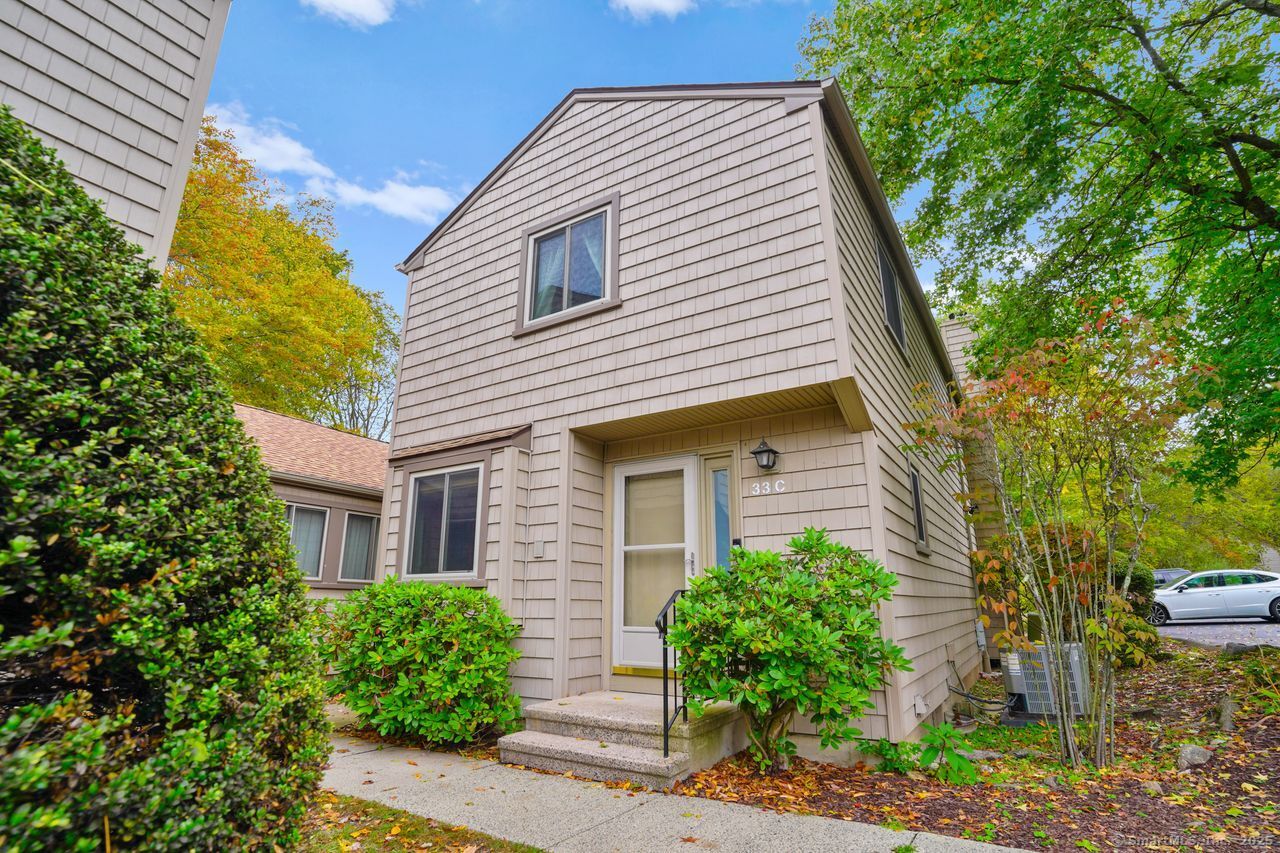 33 Happy Hollow Circle Stratford CT 06614