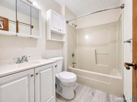 24 West Road Ellington CT 06029