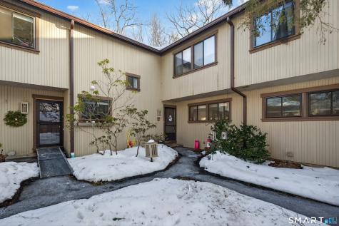 9 Upper Commons Woodbury CT 06798