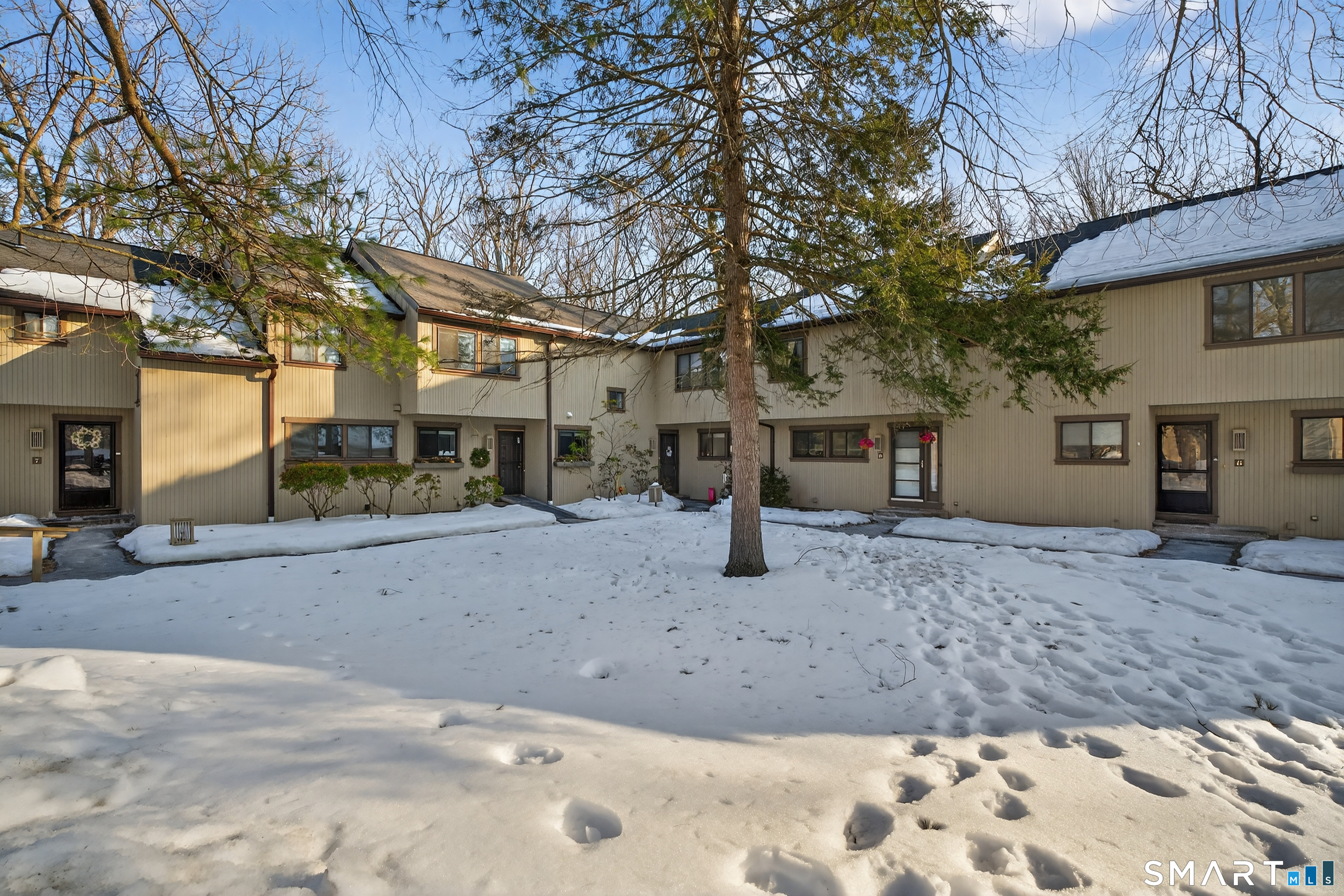 9 Upper Commons Woodbury CT 06798