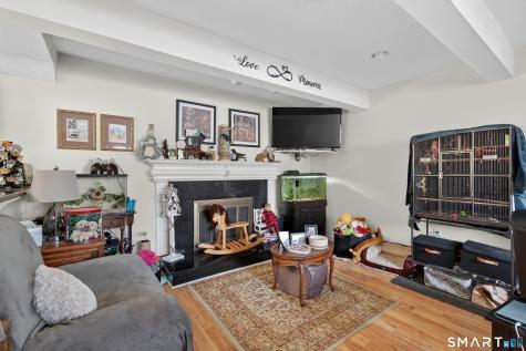 9 Upper Commons Woodbury CT 06798