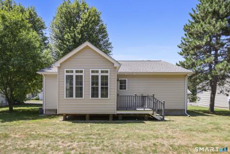 24 Quail Hollow Enfield CT 06082