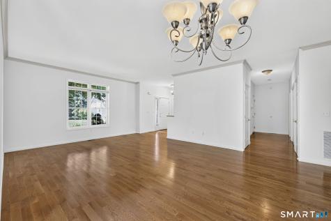 24 Quail Hollow Enfield CT 06082