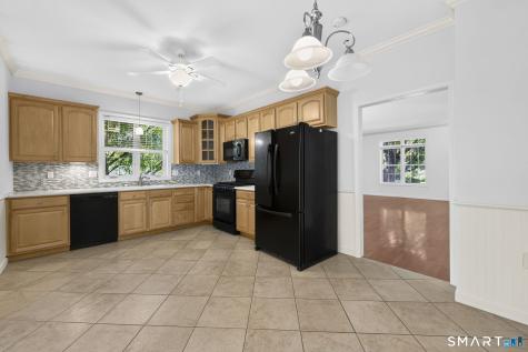 24 Quail Hollow Enfield CT 06082