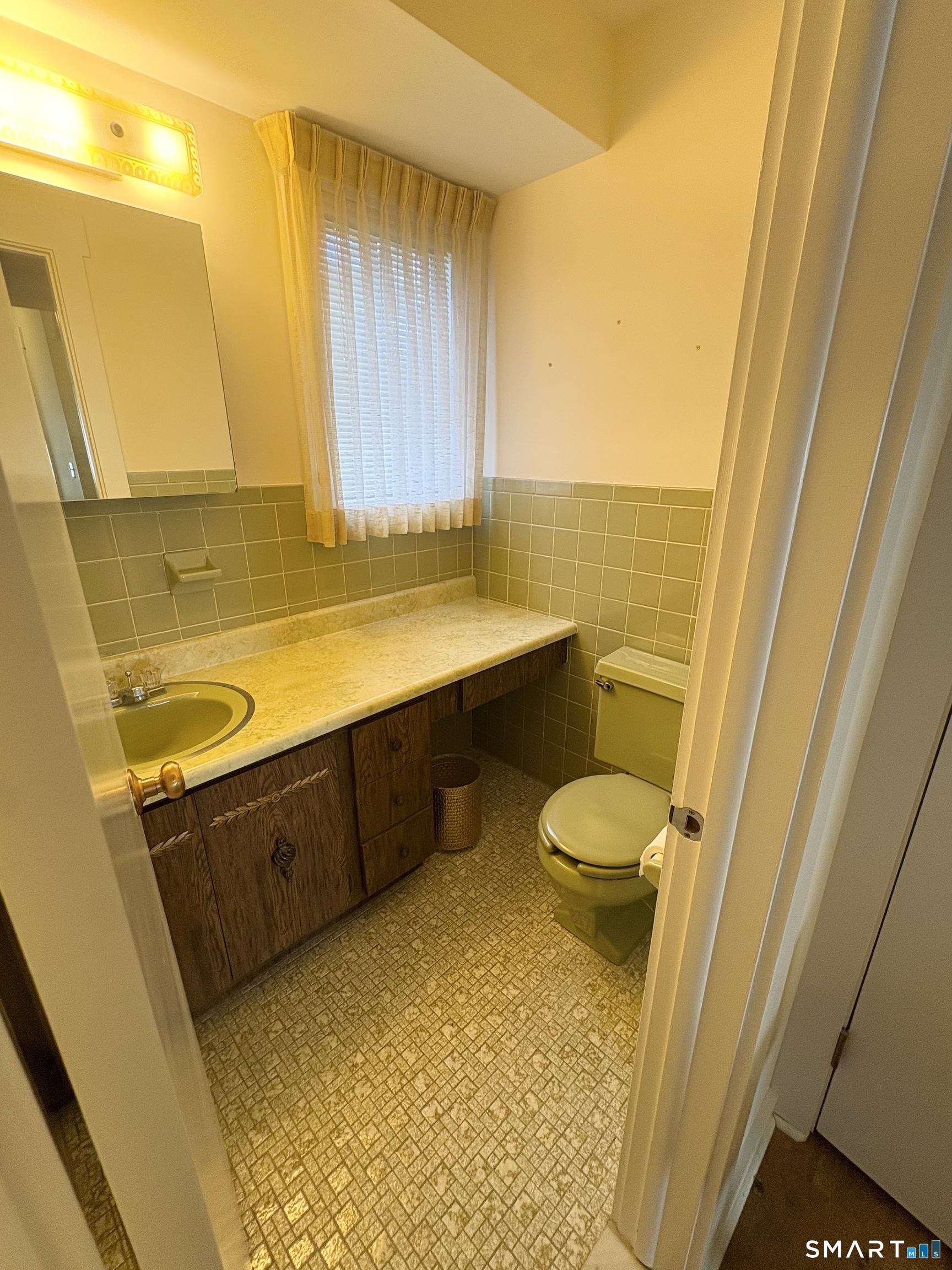 88 South Trail Stratford CT 06614