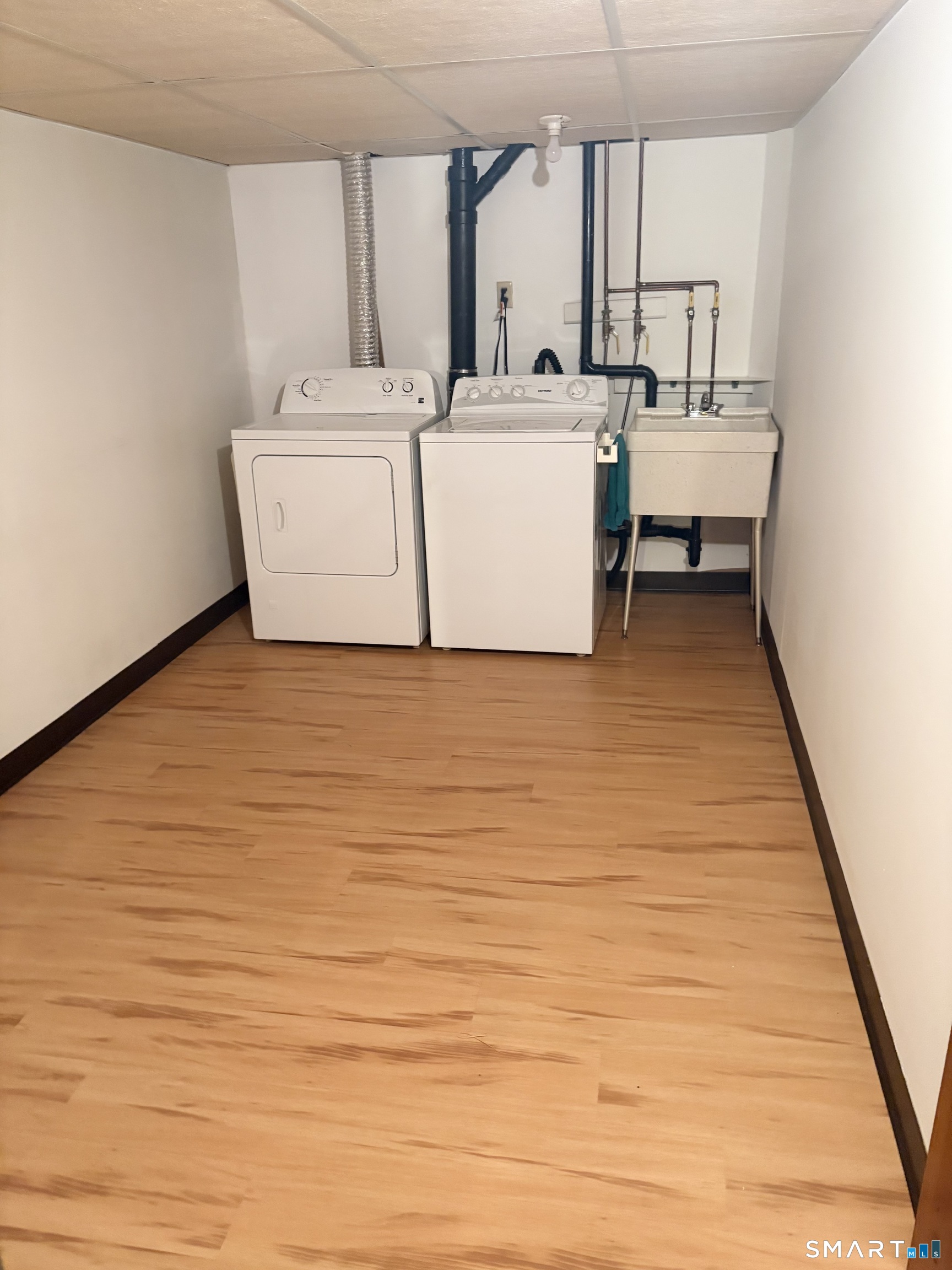 88 South Trail Stratford CT 06614