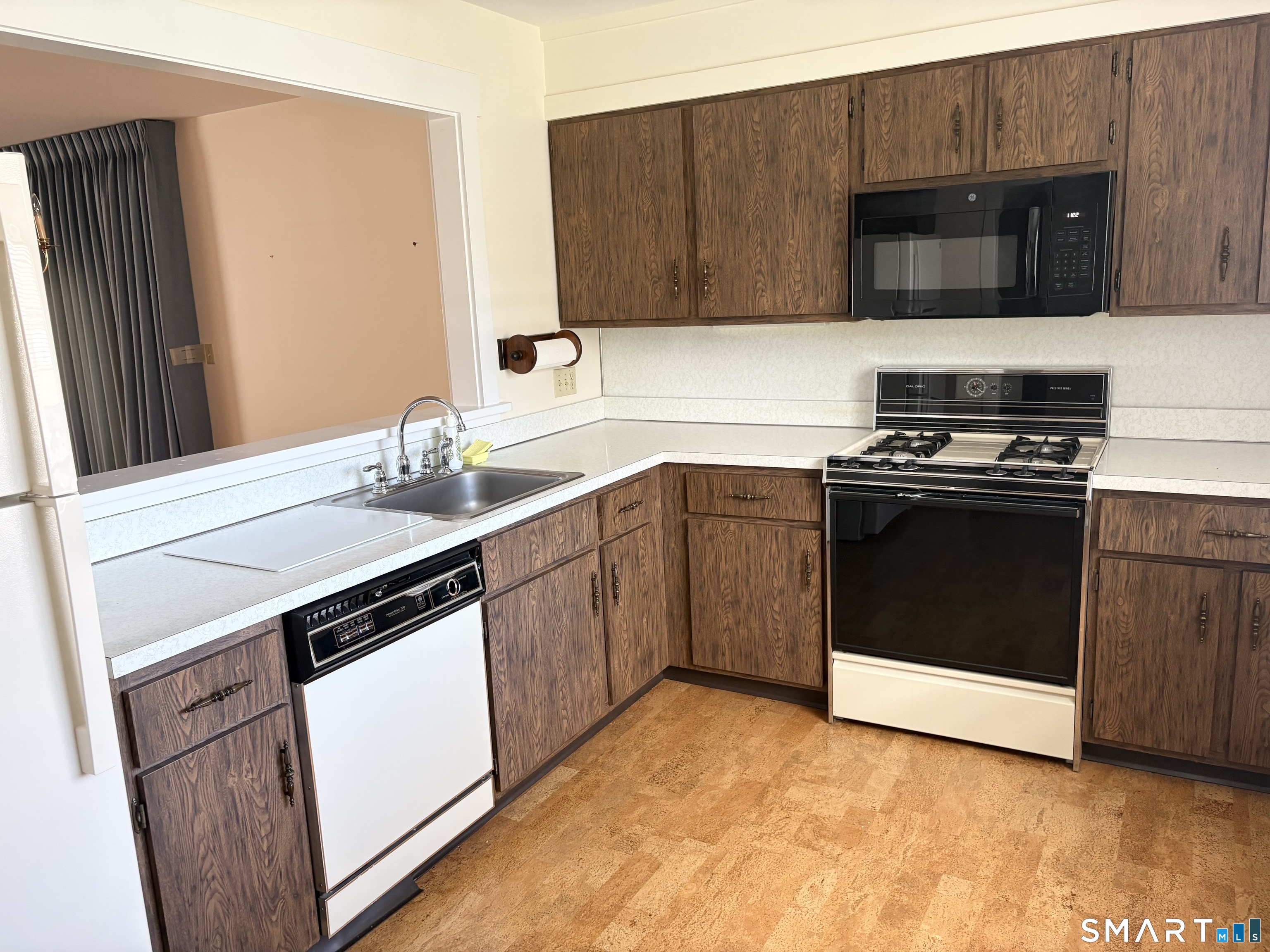88 South Trail Stratford CT 06614