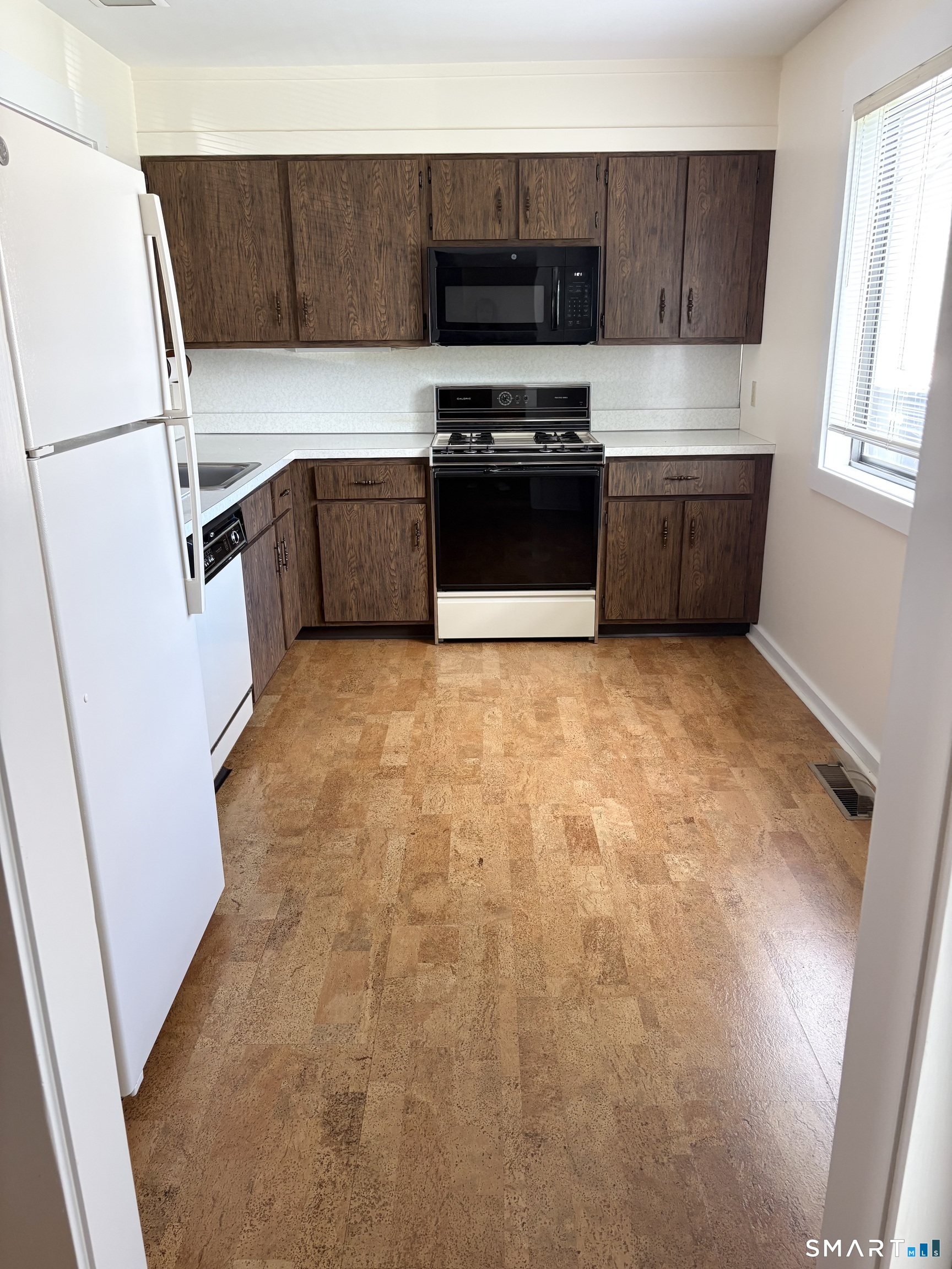 88 South Trail Stratford CT 06614