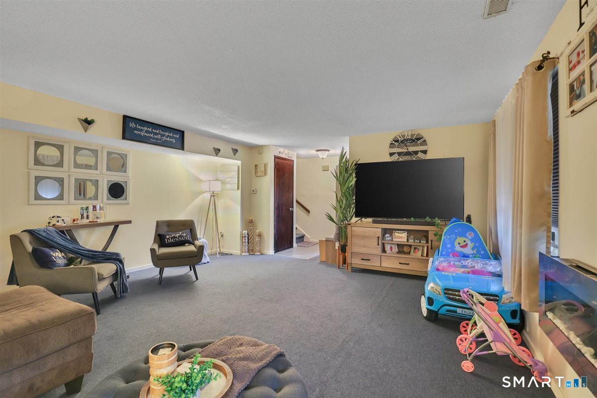 25 Cliffside Drive Manchester CT 06042